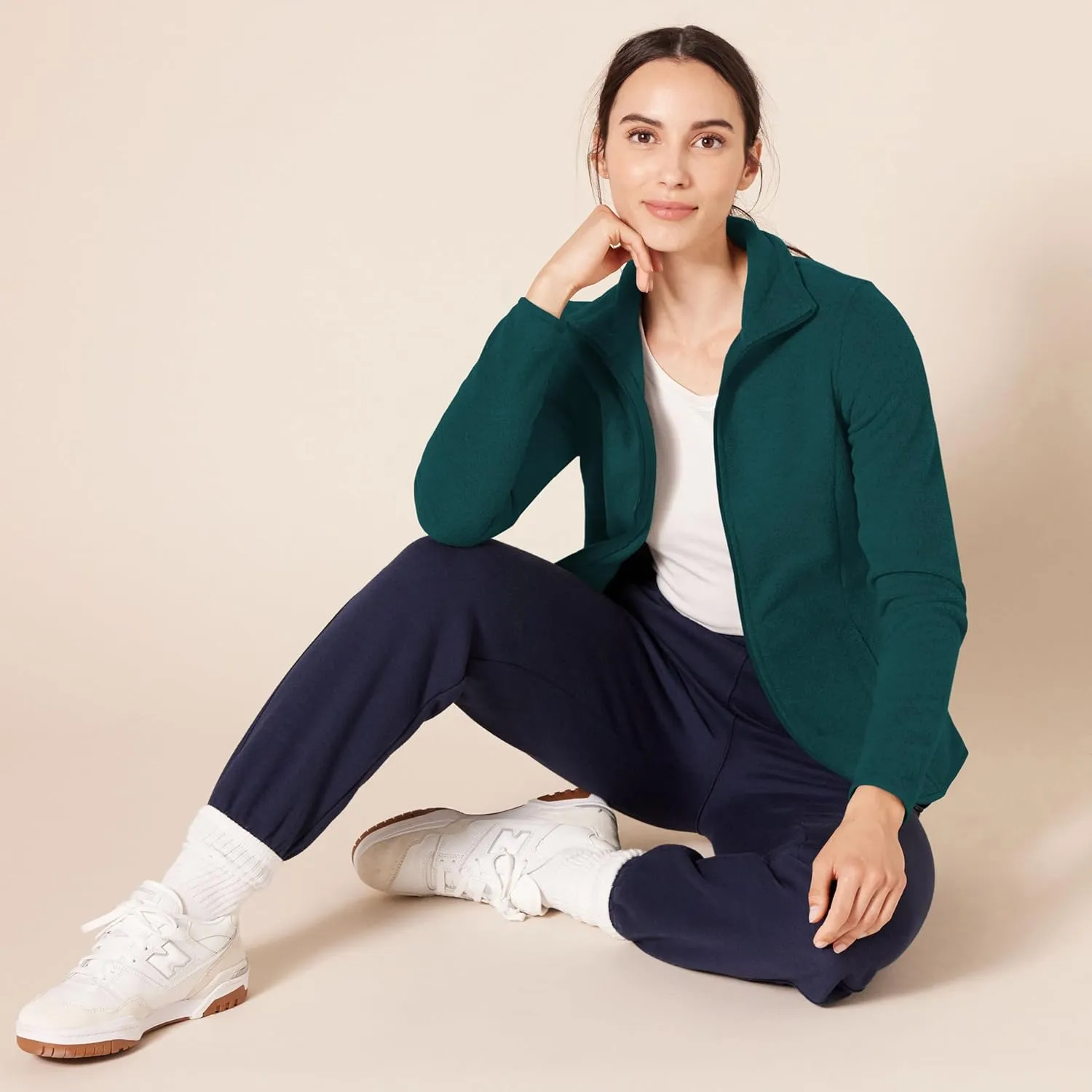 Amazon Essentials Women's Classic-Fit Full-Zip Polar Soft Fleece Jacket (Available in Plus Size)