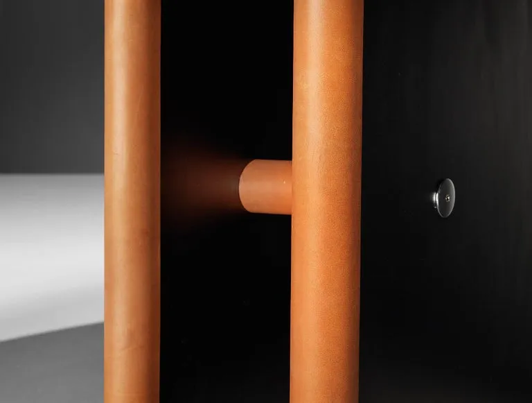 Guido Faleschini for Mariani Round Table in Cognac Leather 8ft