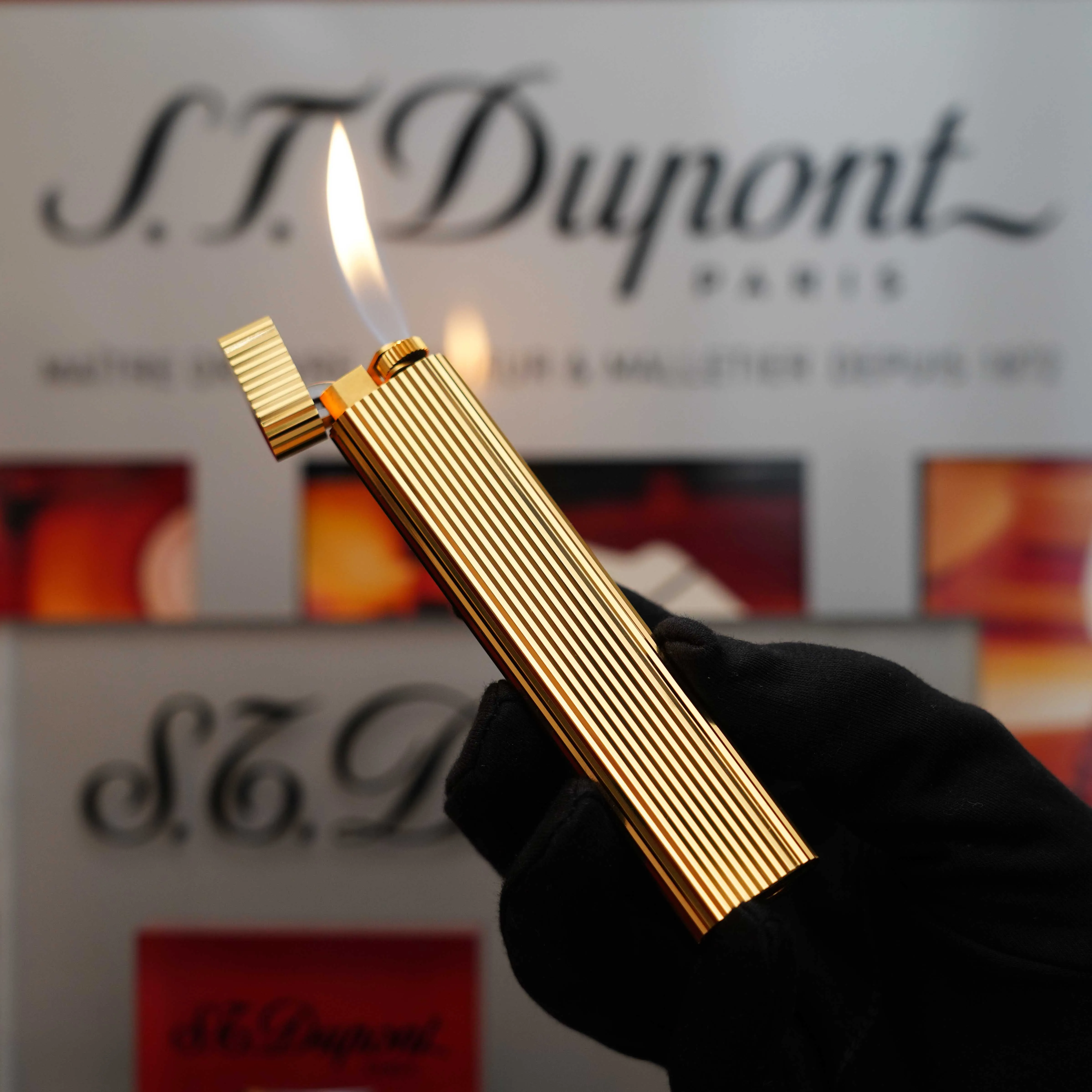 Vintage 1980 Cartier 24k Gold Vertical Lines heavy plate Table Lighter iconic